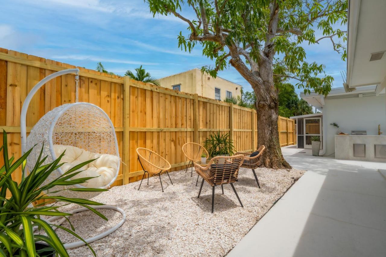 M Lake Worth Beach - Modern Villas Near West Palm Beach, Chic Retro Vibes, King Bed, Cozy Backyard, Bbq, Workspace, High-Speed Internet, Free Parking, 5 Minutes To Downtown & Beach Exterior photo