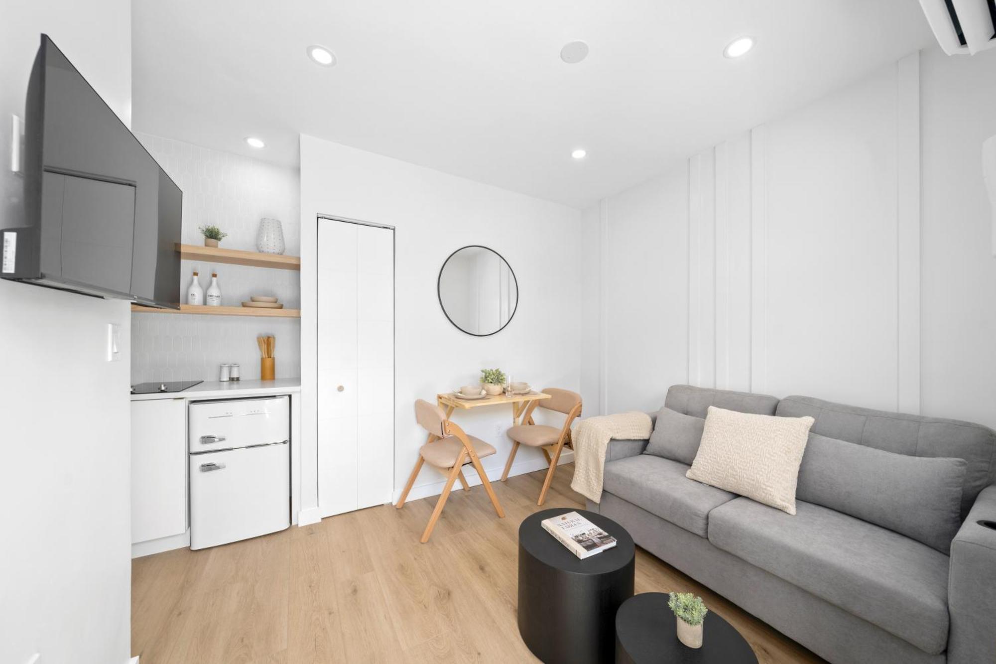 M Lake Worth Beach - Modern Villas Near West Palm Beach, Chic Retro Vibes, King Bed, Cozy Backyard, Bbq, Workspace, High-Speed Internet, Free Parking, 5 Minutes To Downtown & Beach Exterior photo