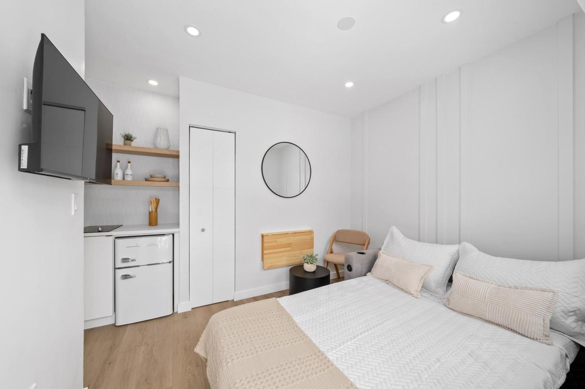 M Lake Worth Beach - Modern Villas Near West Palm Beach, Chic Retro Vibes, King Bed, Cozy Backyard, Bbq, Workspace, High-Speed Internet, Free Parking, 5 Minutes To Downtown & Beach Exterior photo