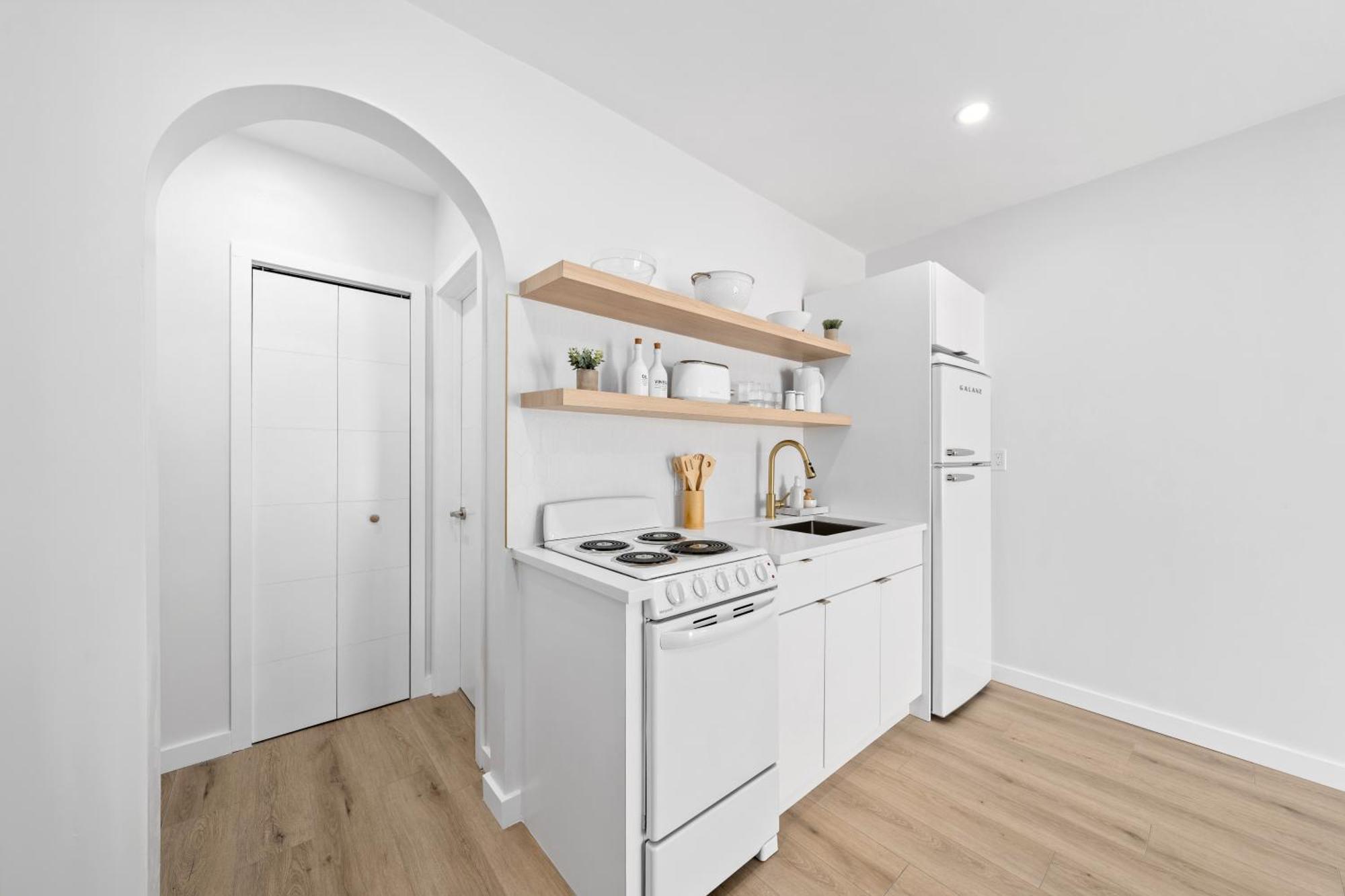 M Lake Worth Beach - Modern Villas Near West Palm Beach, Chic Retro Vibes, King Bed, Cozy Backyard, Bbq, Workspace, High-Speed Internet, Free Parking, 5 Minutes To Downtown & Beach Exterior photo