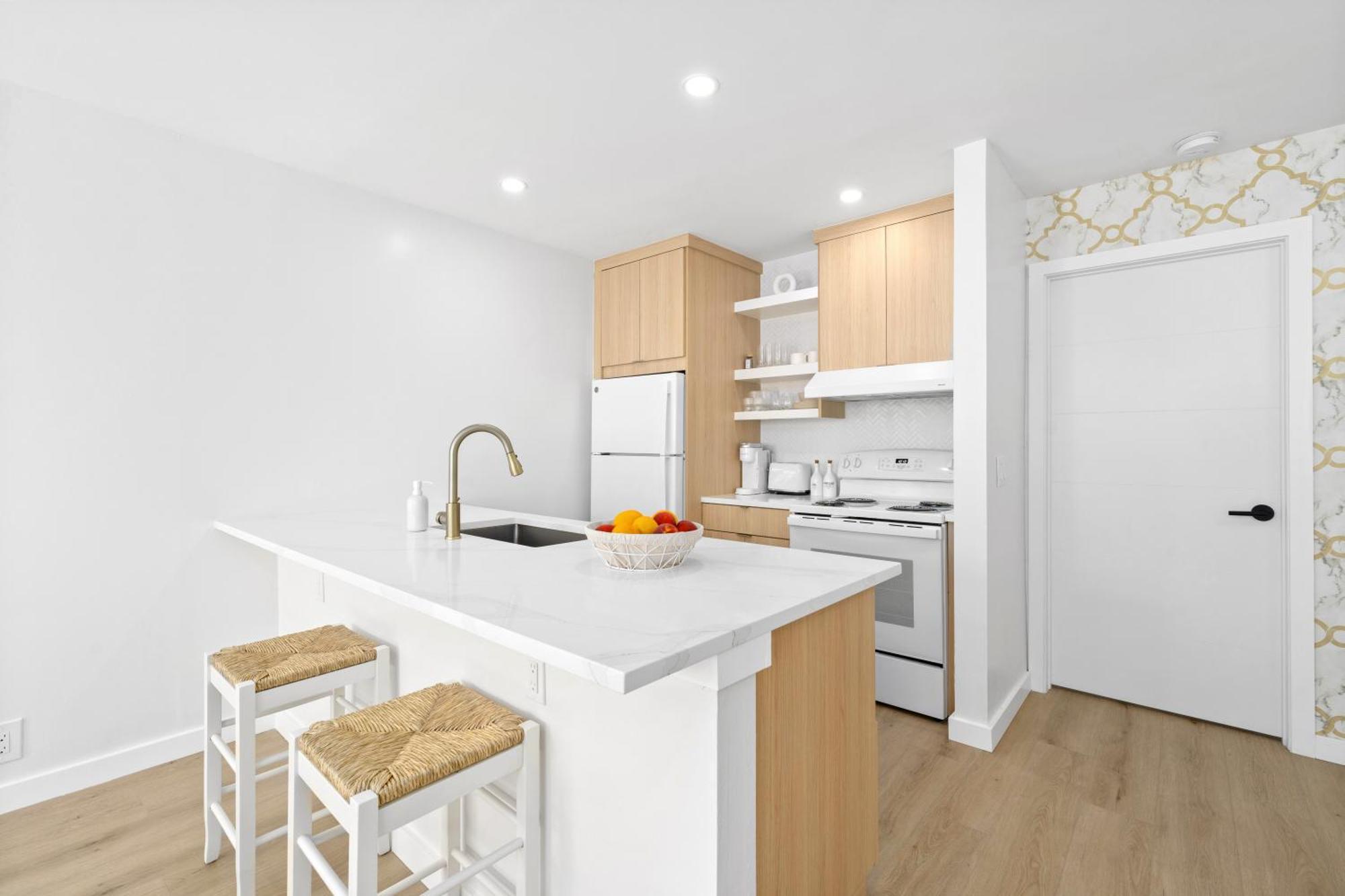 M Lake Worth Beach - Modern Villas Near West Palm Beach, Chic Retro Vibes, King Bed, Cozy Backyard, Bbq, Workspace, High-Speed Internet, Free Parking, 5 Minutes To Downtown & Beach Exterior photo