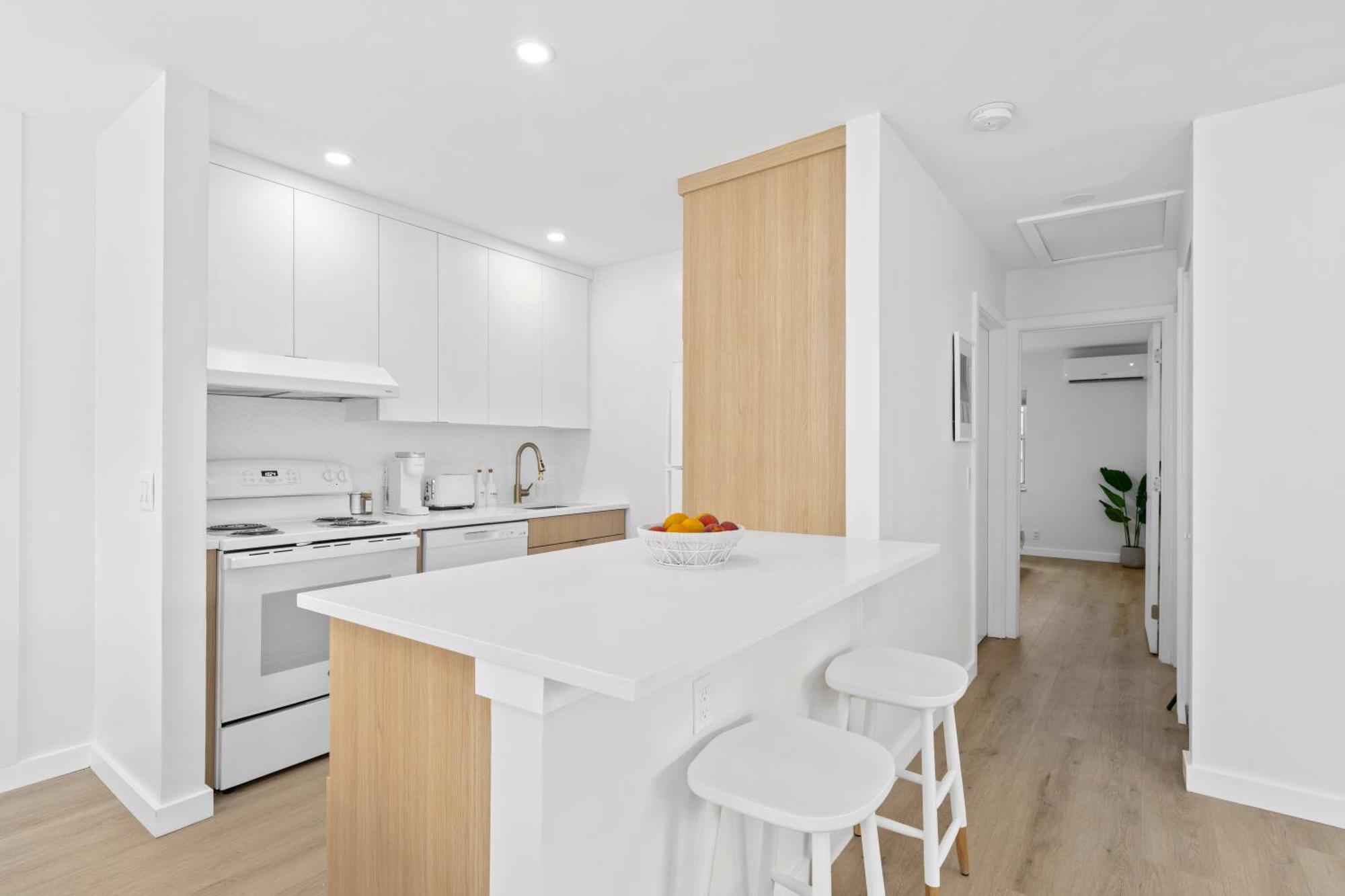 M Lake Worth Beach - Modern Villas Near West Palm Beach, Chic Retro Vibes, King Bed, Cozy Backyard, Bbq, Workspace, High-Speed Internet, Free Parking, 5 Minutes To Downtown & Beach Exterior photo